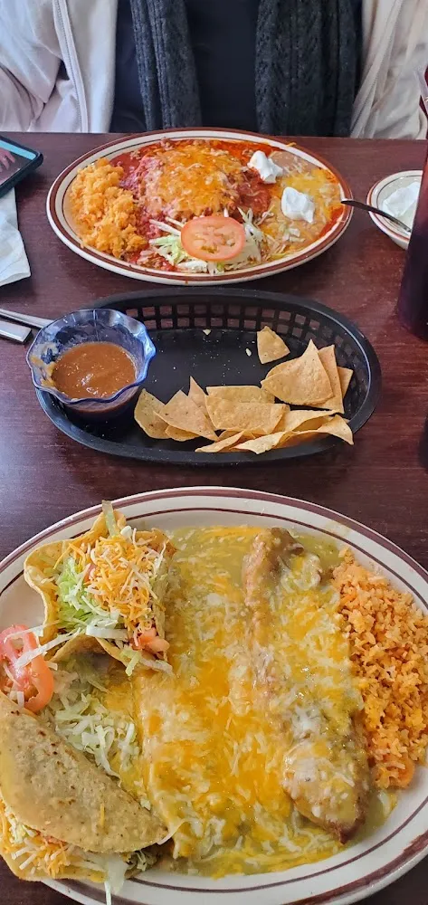 Combination Plate with Chips and Salsa and Enchiladas
